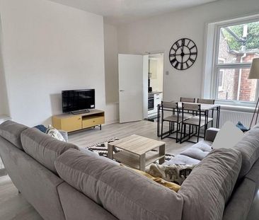 1 bedroom in a flat share to rent - Photo 3