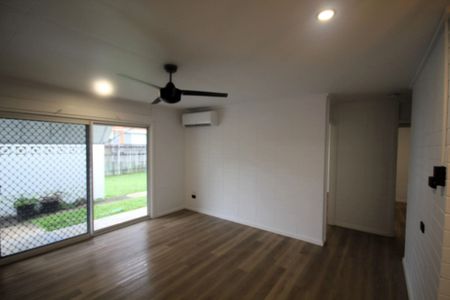 4/33 Surrey Street, Hyde Park - Photo 2