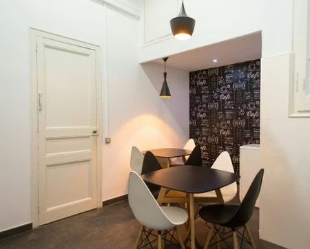 Carrer Gran de Gràcia, Barcelona, Catalonia 08012 - Photo 3