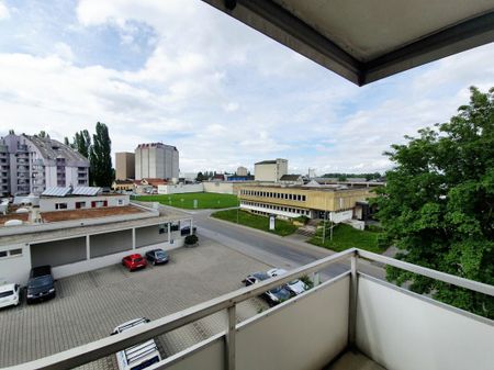 Traumwohnung mit viel Platz - 4.5 Zimmer & 2 Balkone - Photo 4