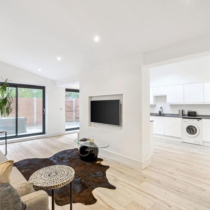 2 bedroom flat to rent - Photo 1