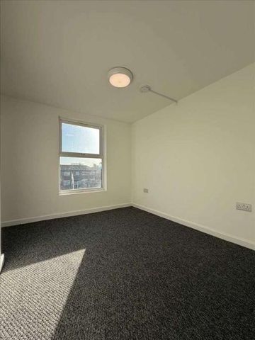 White Hart Lane, Wood Green, N22 - Photo 2