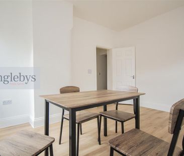 2 bedroom maisonette to rent - Photo 3