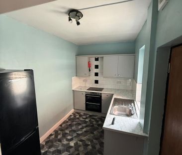 2 bedroom semi-detached house to rent - Photo 4