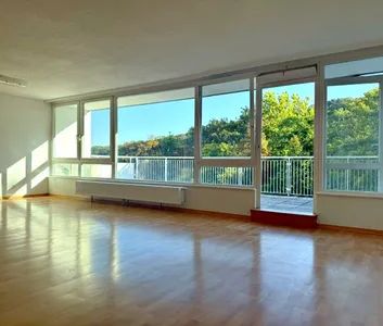 Terrassenwohnung am Pötzleinsdorfer Schloßpark! Großzügiger Wohnbereich, 3 Schlafzimmer, 2 Bäder - Photo 1