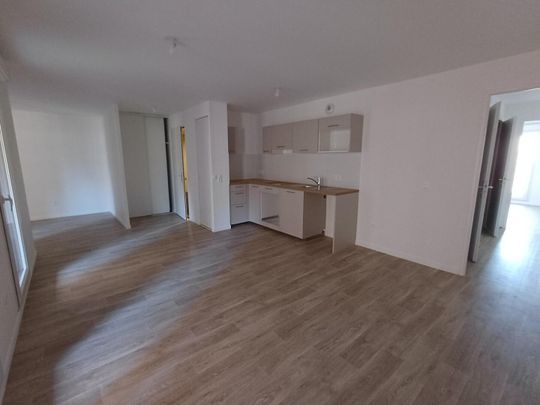 location Appartement T2 DE 58.1m² À BOBIGNY - Photo 1