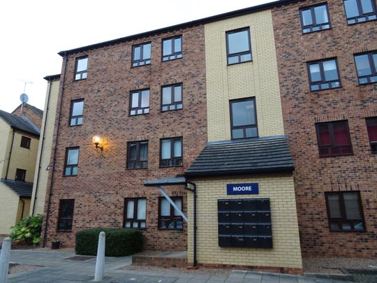 Unfurnished First Floor Apartment - Photo 1