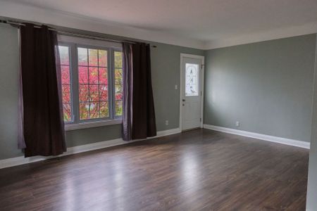 For Lease - 784 South Pelham Road, Welland, Ontario - Photo 2