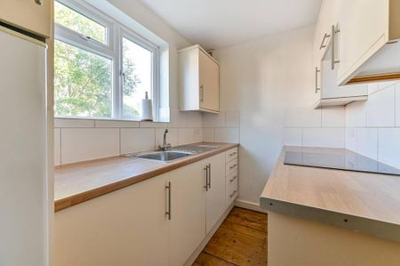 2 bedroom maisonette to rent - Photo 3