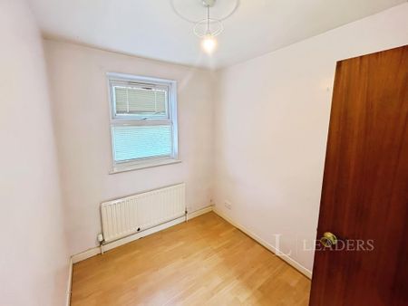 3 bedroom apartment to rent - Photo 3