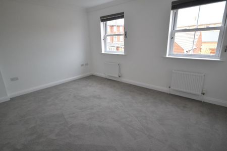 3 bedroom terraced house to rent - Photo 4