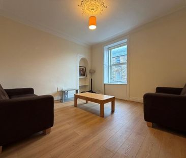 4 bedroom flat to rent - Photo 1