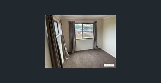 Beautiful, private and secure THREE bedroom Townhouse! - Photo 1