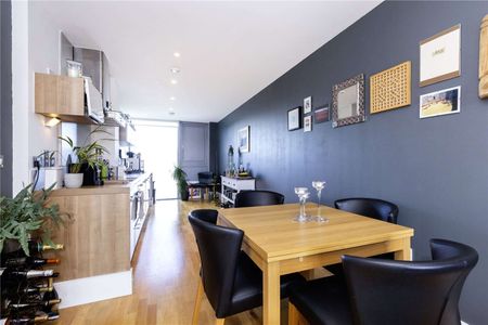 Highbury Stadium Square, London, N5 1FD - Photo 3