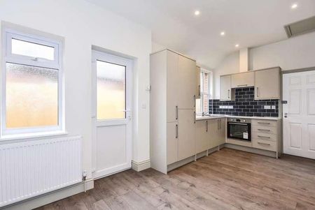 Banbury, Oxfordshire, OX16 - Photo 4