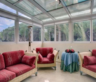 4 bedroom luxury Villa for rent in Estepona, Spain - Photo 1