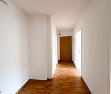 Renovierte 3-Zimmer Wohnung mit Balkon am Gutenbergplatz in Arnsberg - Foto 1