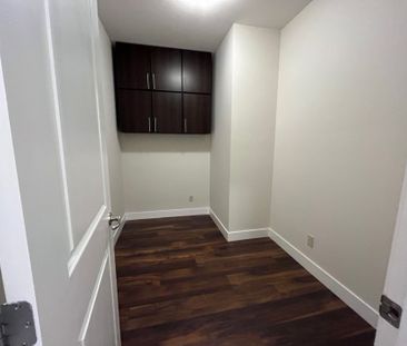 1 Bed +Den, 1 Bath – Aria - Photo 1