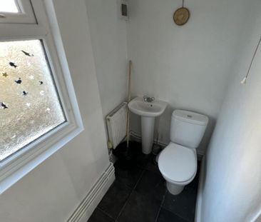 3 bedroom terraced house to rent - Photo 5