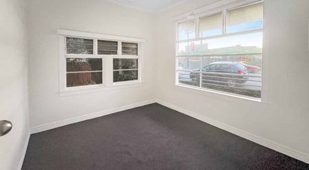 ASHHURST - 5 BEDROOM - Photo 3