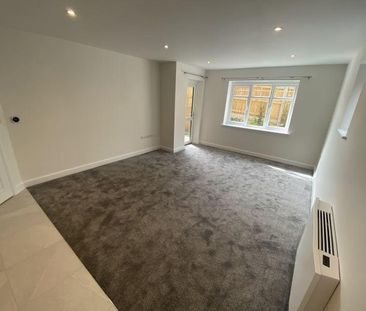 Templeside Gardens, High Wycombe - Photo 1