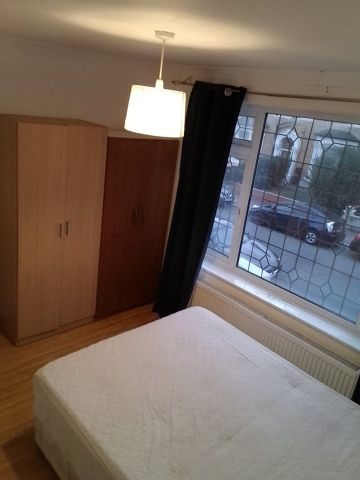 Room in a Shared House, Atherton Road, E7 - Photo 3