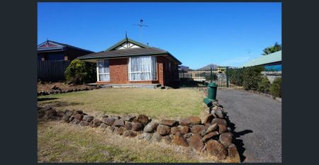 Spacious Family Home - Photo 3