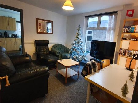 2 bedroom flat to rent - Photo 3