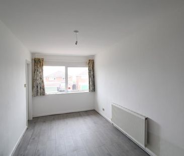 4 bedroom detached house to rent - Photo 2