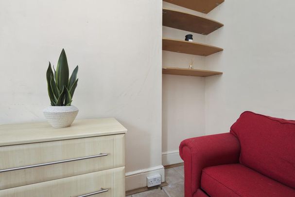 1 bedroom in a house share to rent - Photo 1
