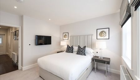 Three Bedroom Three Bathroom To Let Hamlet Gardens Ravenscourt Park W6 - Photo 2