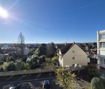 Location Appartement 4 pièces 64m² ST MAUR DES FOSSES 94100 - Photo 5