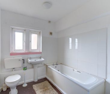 3 bed maisonette to rent in Westhorpe Grove, Birmingham, B19 - Photo 2