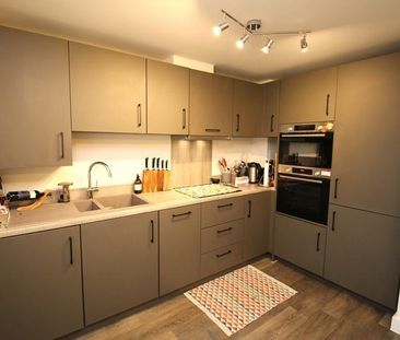 3 bedroom townhouse to rent - Photo 1