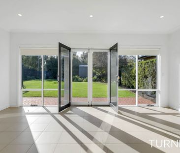 Charming Bungalow in an Enviable Location - Photo 4