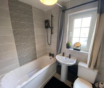 Apt 2 Ashley Court, 6-10 Ashley Avenue, Belfast, BT9 7NG - Photo 5