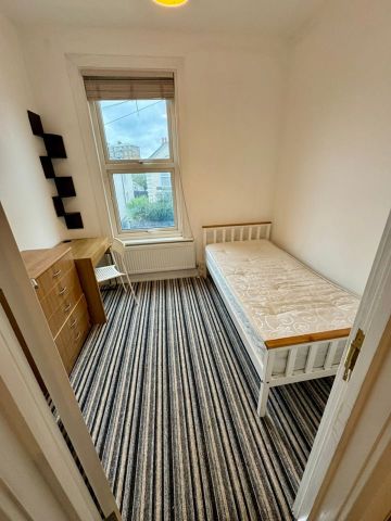 4 Bed Flat, Trevelyan Road, SW17 - Photo 4