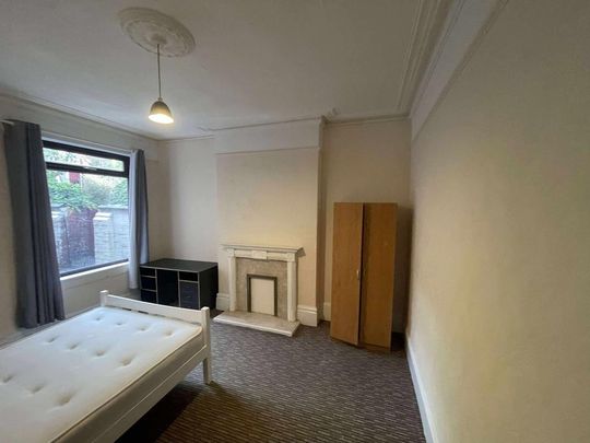 1 bedroom in a house share to rent - Photo 1