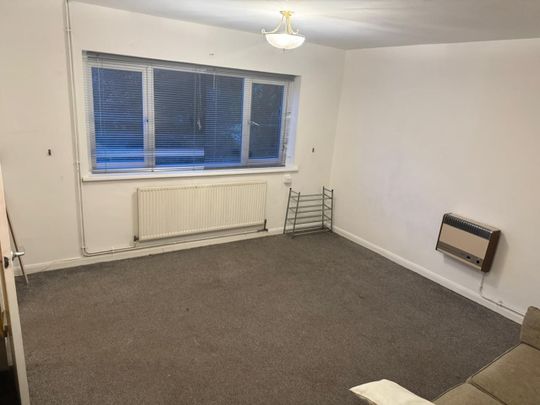 5 Bed Detached House, Park Hill Road, CR0 - Photo 1