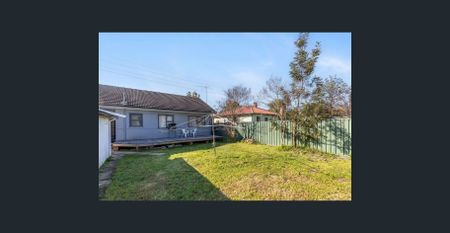 3 Bedroom home in a convenient location - Photo 3