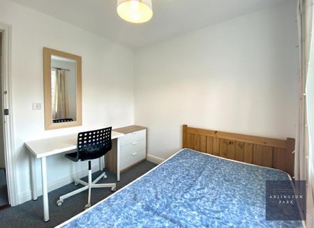 4 bedroom private hall to rent - Photo 5