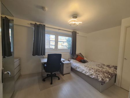 3 Bed Flat, Bartholomew Street, SE1 - Photo 2