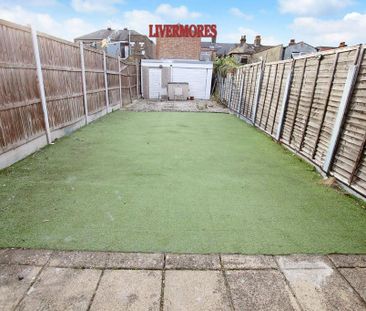 3 bedroom end of terrace house to rent - Photo 2