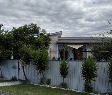 Handy Location – Easy Care Living - Photo 4