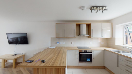 3 bedroom apartment to rent - Photo 5