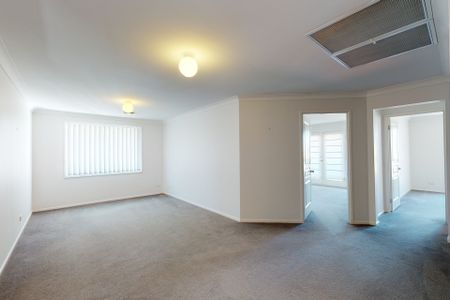40 Avondale Drive, Thornton NSW 2322 - Photo 3