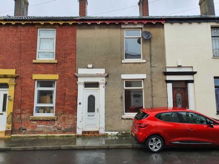 2 bedroom terraced house to rent - Photo 2