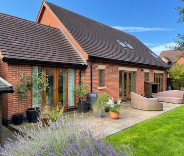 5 bedroom detached house to rent - Photo 2