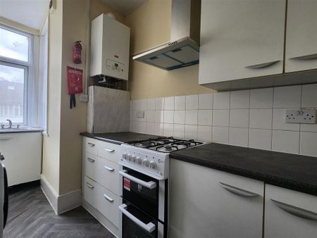 2 bedroom flat to rent - Photo 5