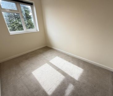 3 bedroom end of terrace house to rent - Photo 2